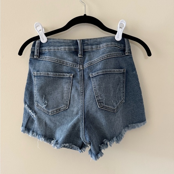 Trendy Frayed Hem Jean Shorts - Picture 2 of 3